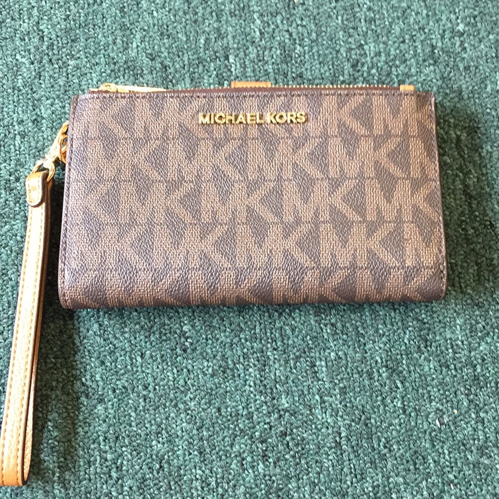 Michael Kors Wristlet / Wallet